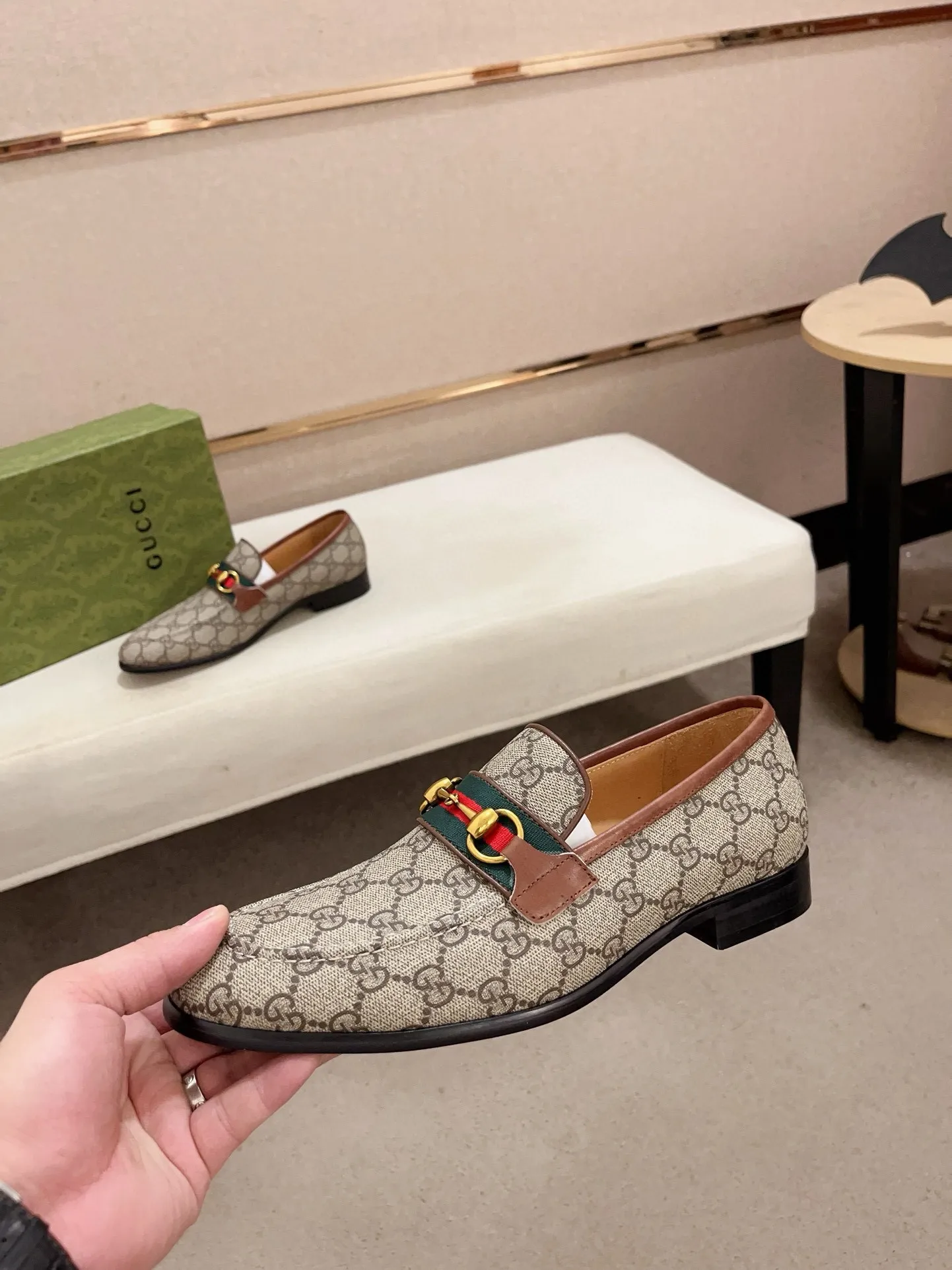 Men's shoes 💰: 520💰 (GUCCI) New product series ss hot new products 💢 💠 Casual suit shoes 👞, top imported materials Upper hardware buckles and shoe side logos, insoles and soles with brand logos 💠 💎 Upper: imported PVC material 100% 💎 Lining: cowhide/100% 💎Feet: cowhide/100% 💎Sole: rubber/100% 💎SIZE: 38 39 40 41 42 43 44 Can be customized 45